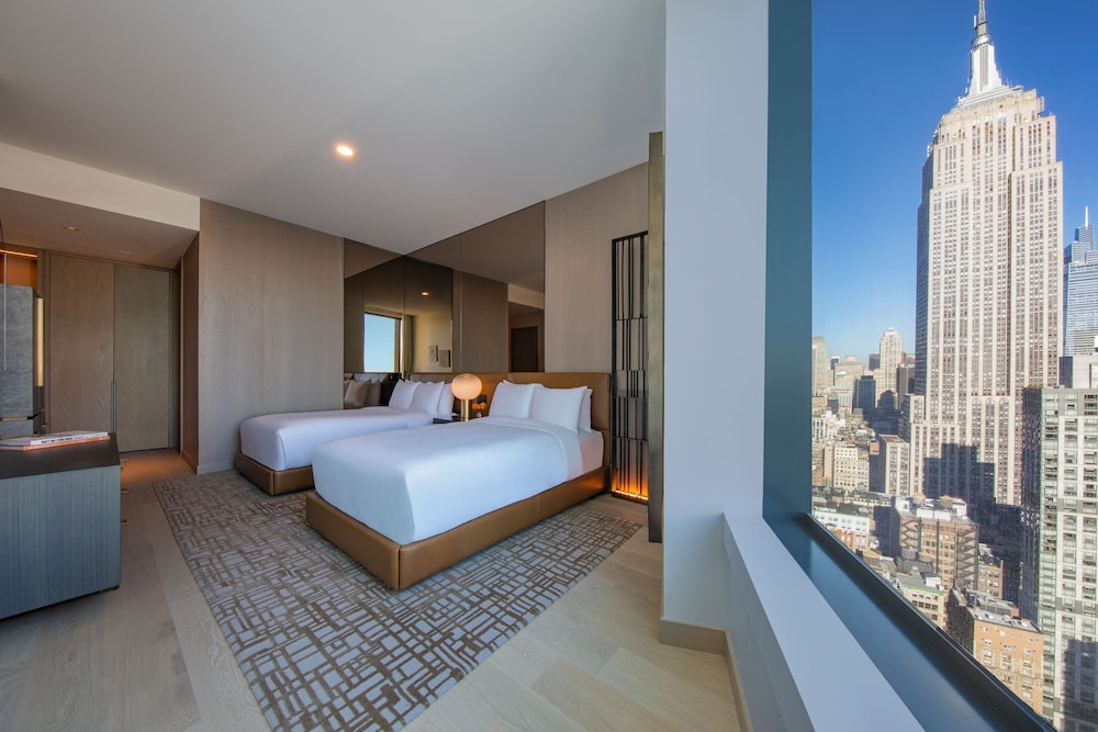 Two Bedroom Penthouse (Non Smoking) thumbnail 6