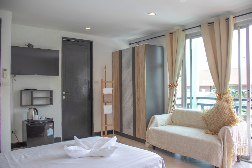 Family Room with Bath - Photo 6