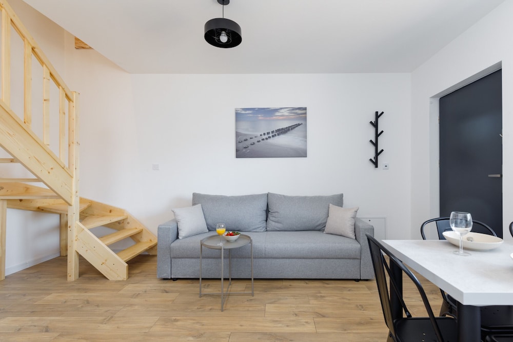 Apartment, 2 Bedrooms, Balcony, Sea Facing