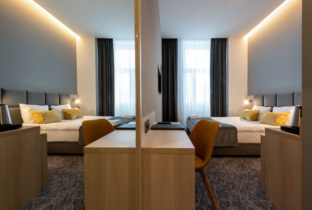 Standard Double Room, 1 Queen Bed, Courtyard View (3*) photo 1