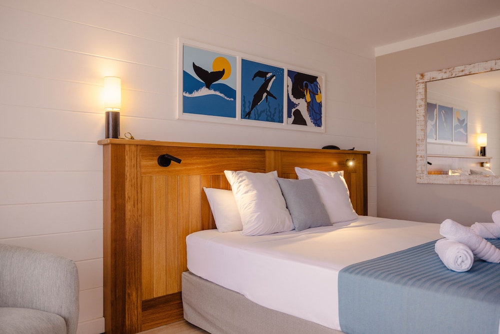 Deluxe Double or Twin Room, Ocean View - Photo 1