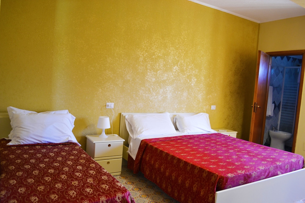 Triple Room, Balcony, Garden View photo 2