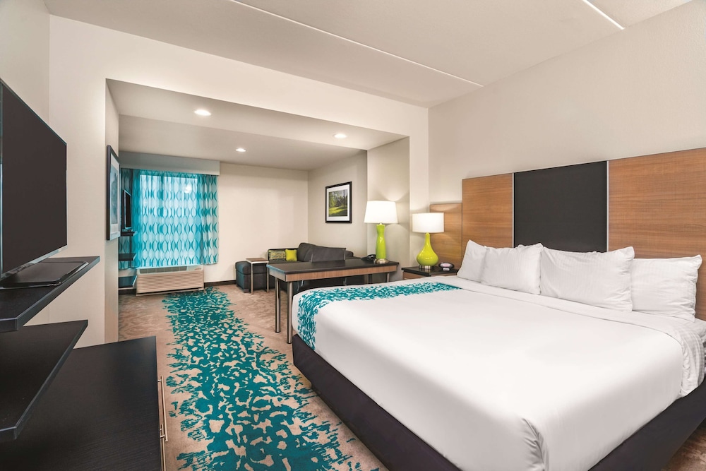 Deluxe Suite, 1 King Bed, Non Smoking