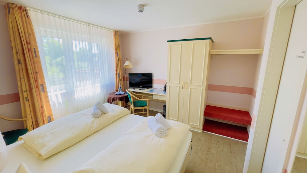 Standard Double Room photo 3