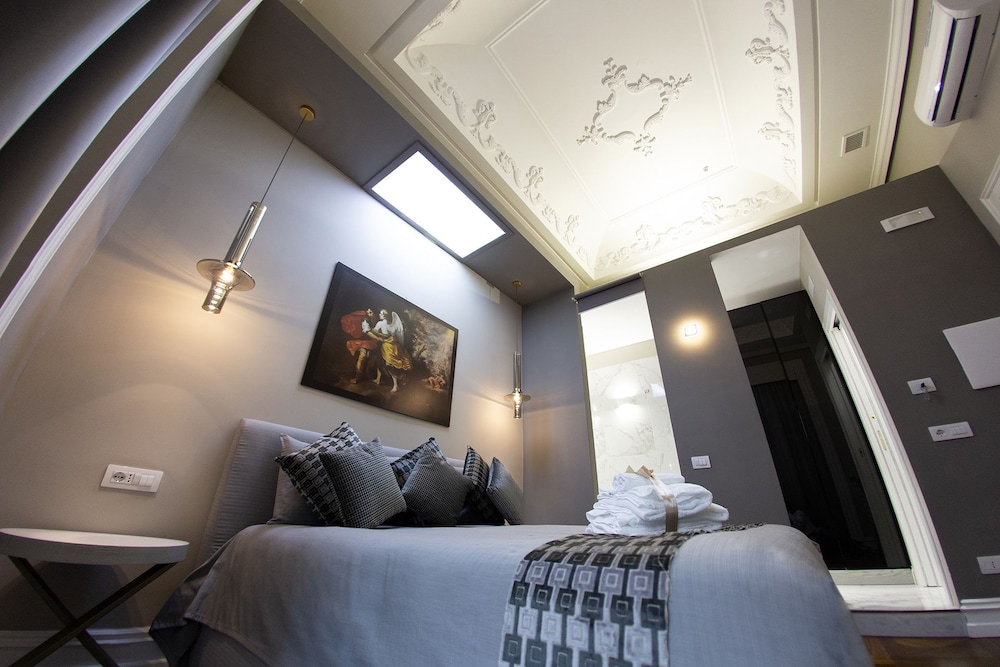 Double Room, Jetted Tub (in room) photo 3