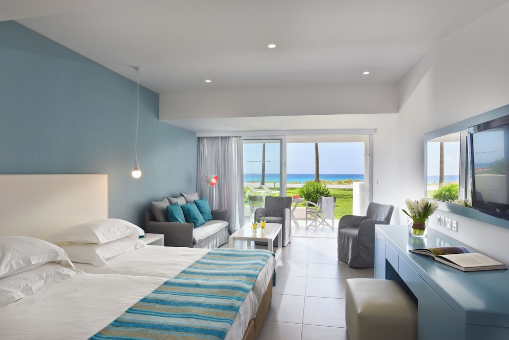 Bungalow, Sea View, Beachside - Photo 1