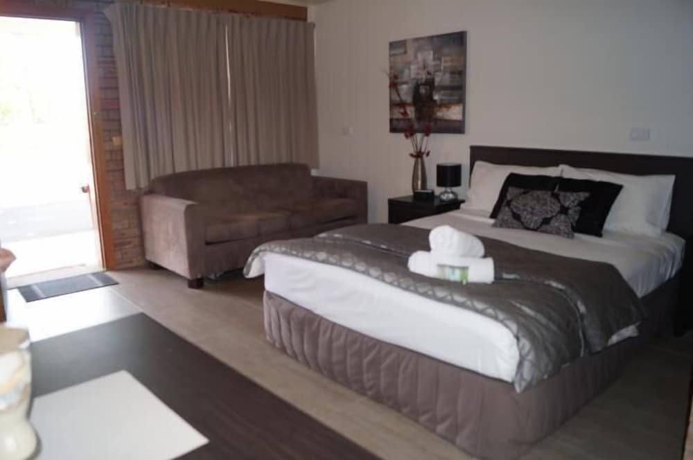 Superior Room, 1 Queen Bed photo 1