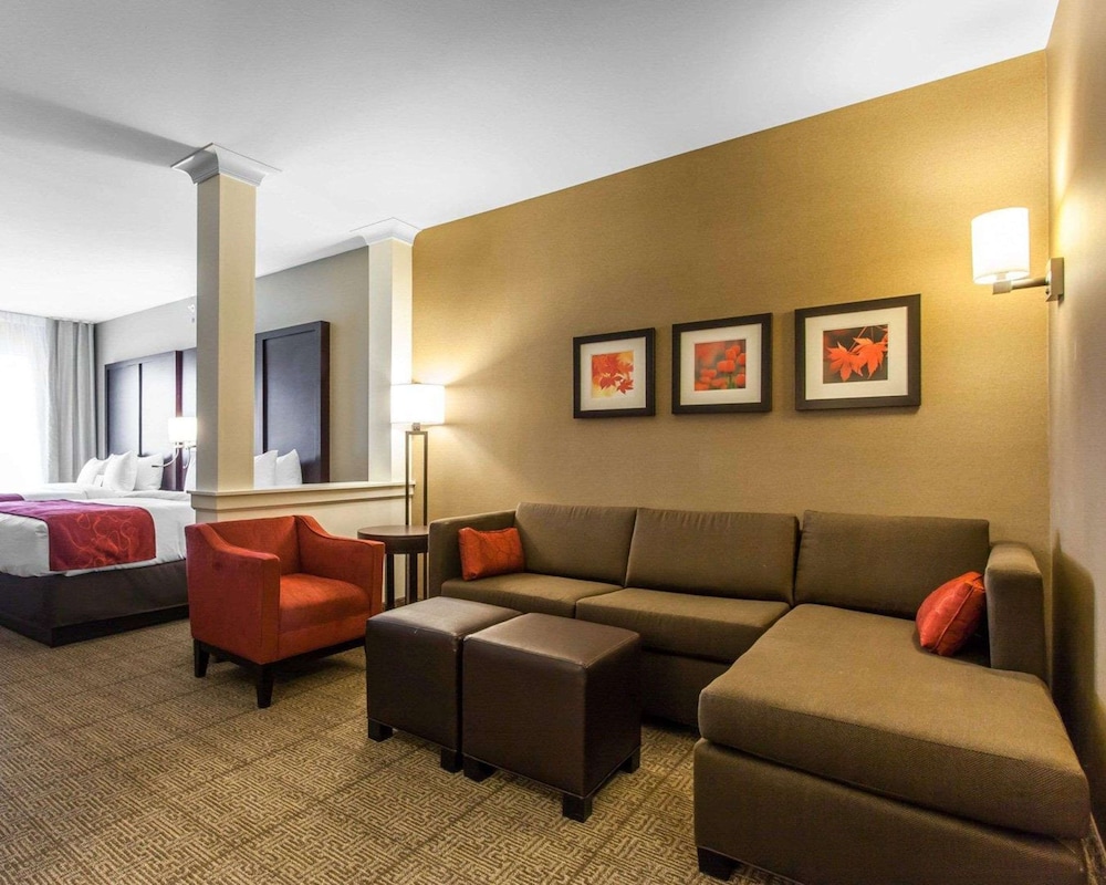 Suite, Multiple Beds, Non Smoking photo 3