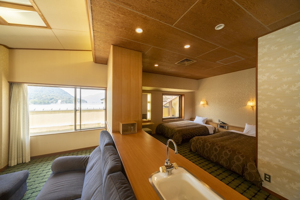 Suite, Non Smoking (Townhouse Side) photo 2