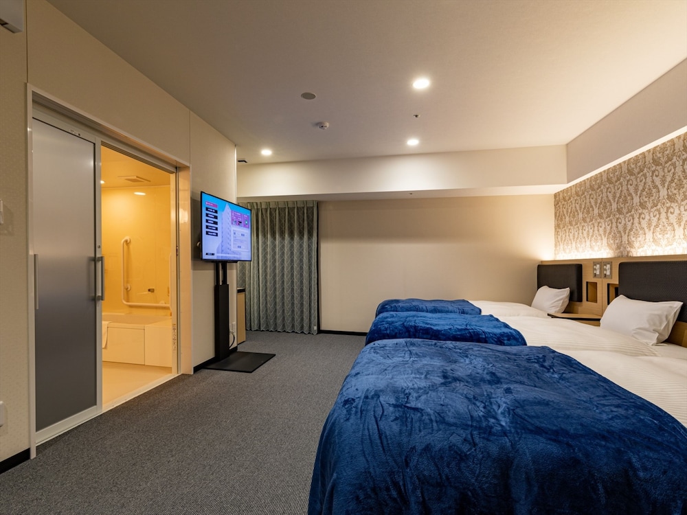 Accessible Triple Room, with 3 Single Beds, Non Smoking - Photo 4