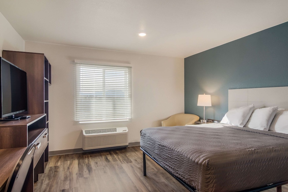 Suite, 1 Queen Bed, Accessible, Non Smoking photo 1