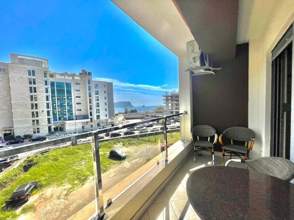Comfort Apartment photo 2