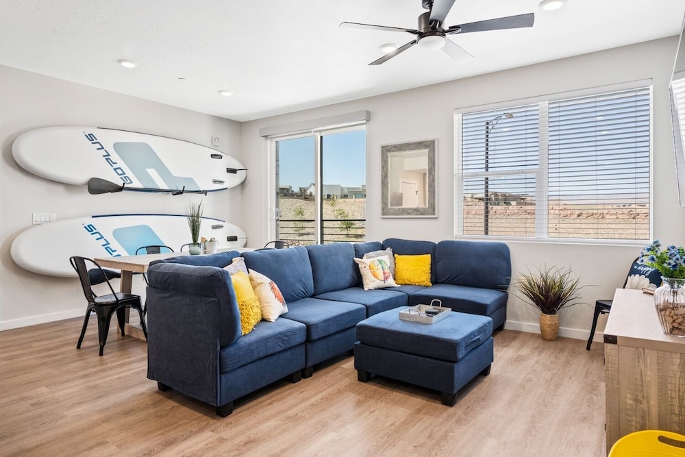 Condo, 2 Bedrooms