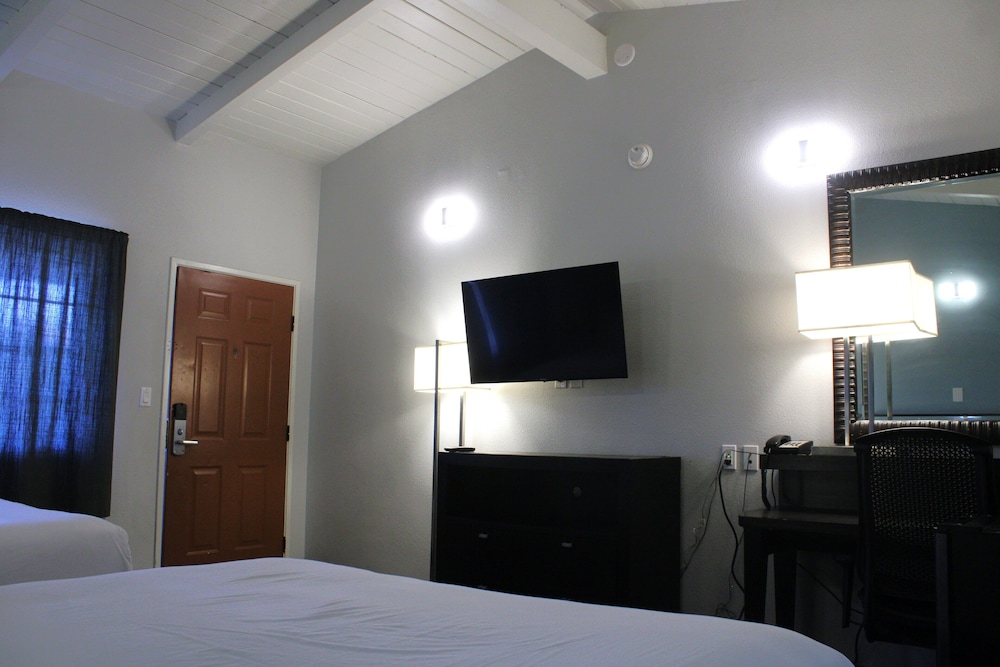 Standard Room photo 1