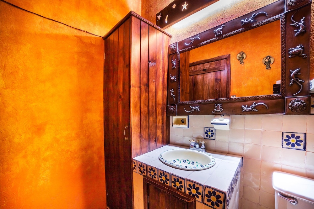 Standard Room - Photo 7