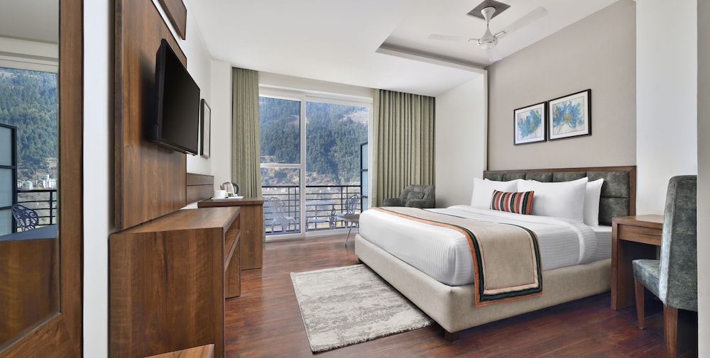 Premium Room with Private Balcony - Photo 1