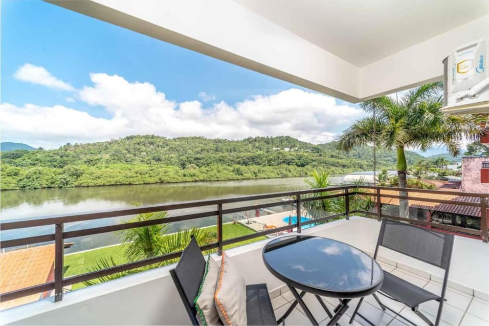 Premium Twin Room, 1 Queen Bed, River View - Photo 2