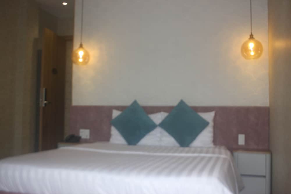 Deluxe Room, Balcony, City View