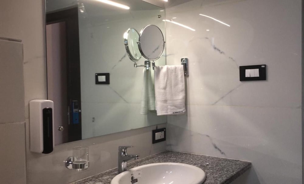 Deluxe Room - Photo 2