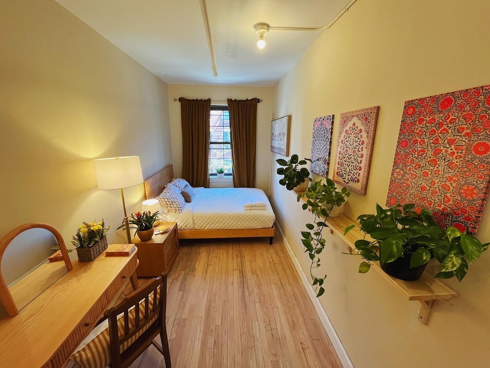 Standard Room, 1 Double Bed (Shared Bathrooms) photo 1