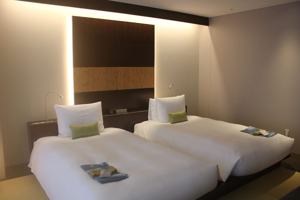 Corner Room - Non-Smoking