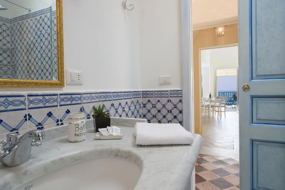 Suite, Sea View photo 2