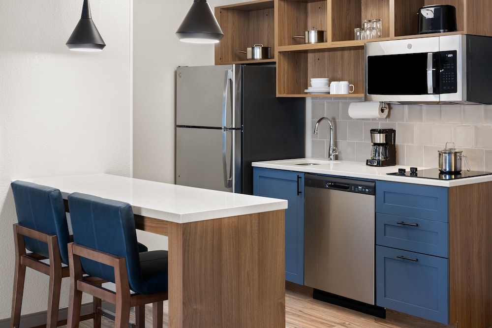 Suite, 1 Bedroom, Mobility Accessible (Communications) - Photo 14