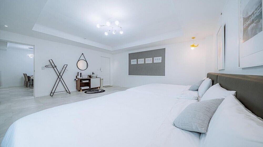 Room (Kids Private House) - Photo 12