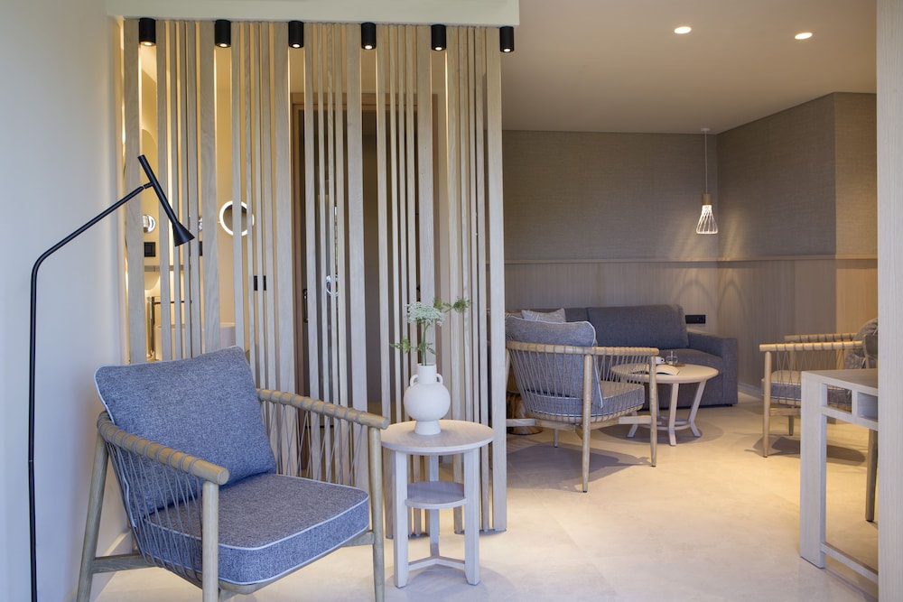Suite Panorámica de 2 Habitaciones con Vista al Mar y Piscina Privada