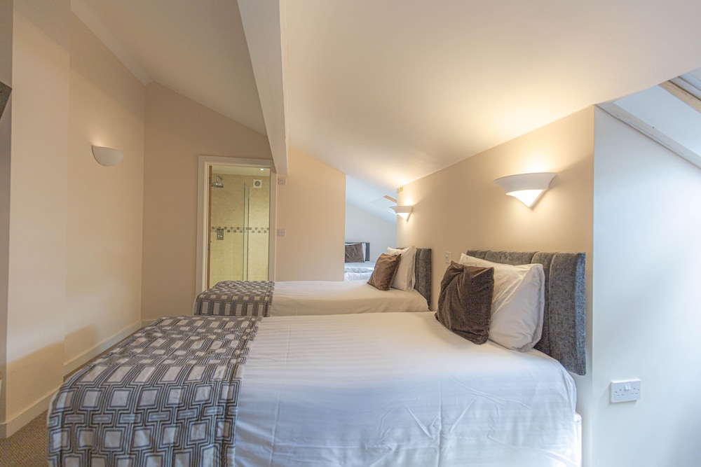 Superior Room, 3 Twin Beds, Non Smoking - Photo 1