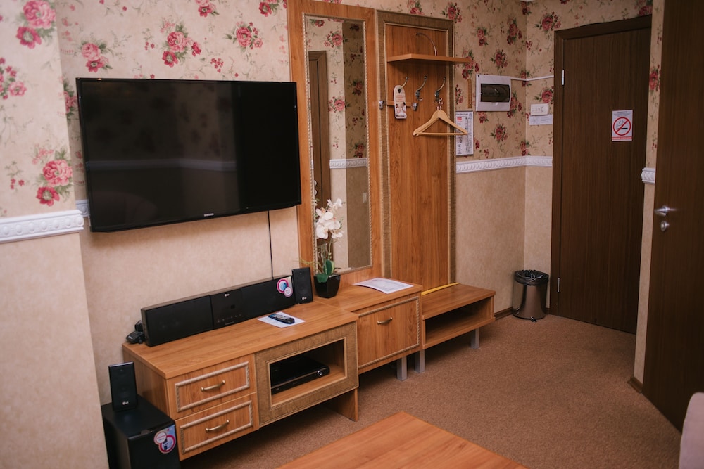 Superior Room, 1 Queen Bed, Non Smoking photo 2