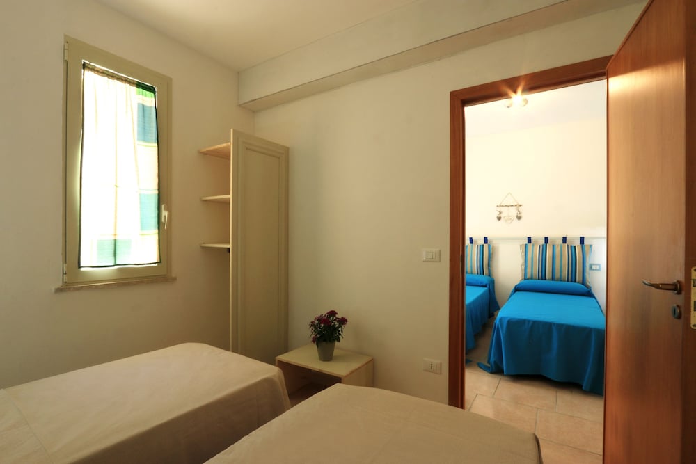 Classic Quadruple Room, 2 Bedrooms photo 2