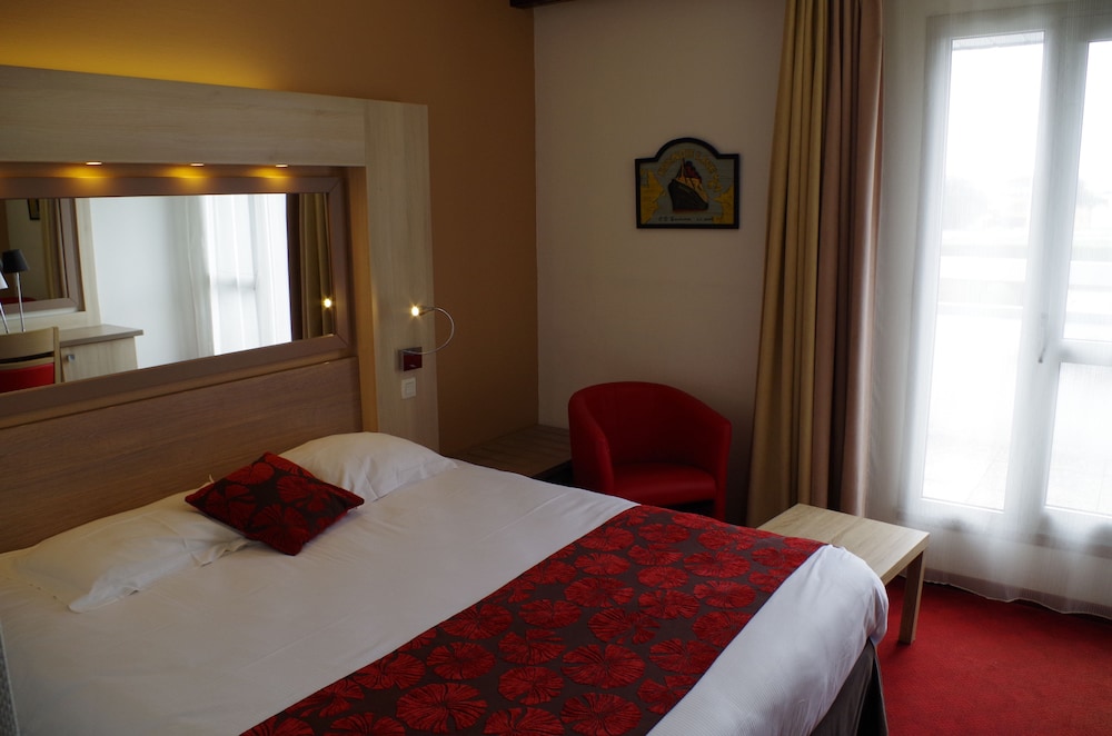 Double Room, 1 Queen Bed, Pool View photo 2