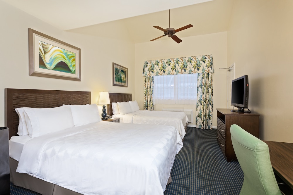 Standard Room, 2 Queen Beds, Courtyard View - Photo 1