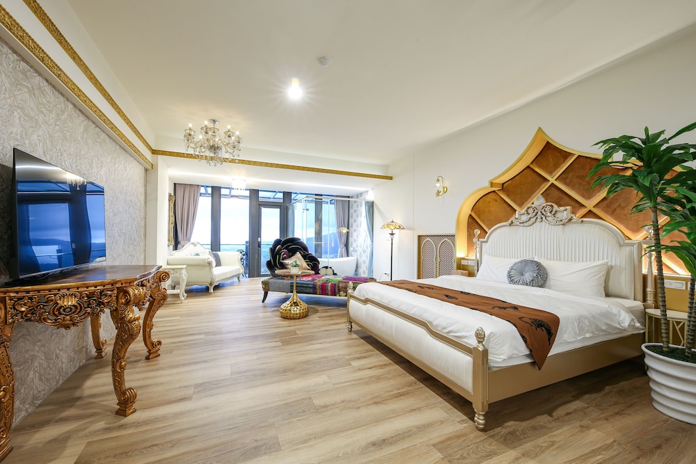 Luxury Double Room, Partial Ocean View photo 1