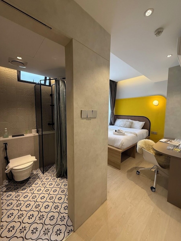Deluxe Room, 2 Queen Beds photo 2