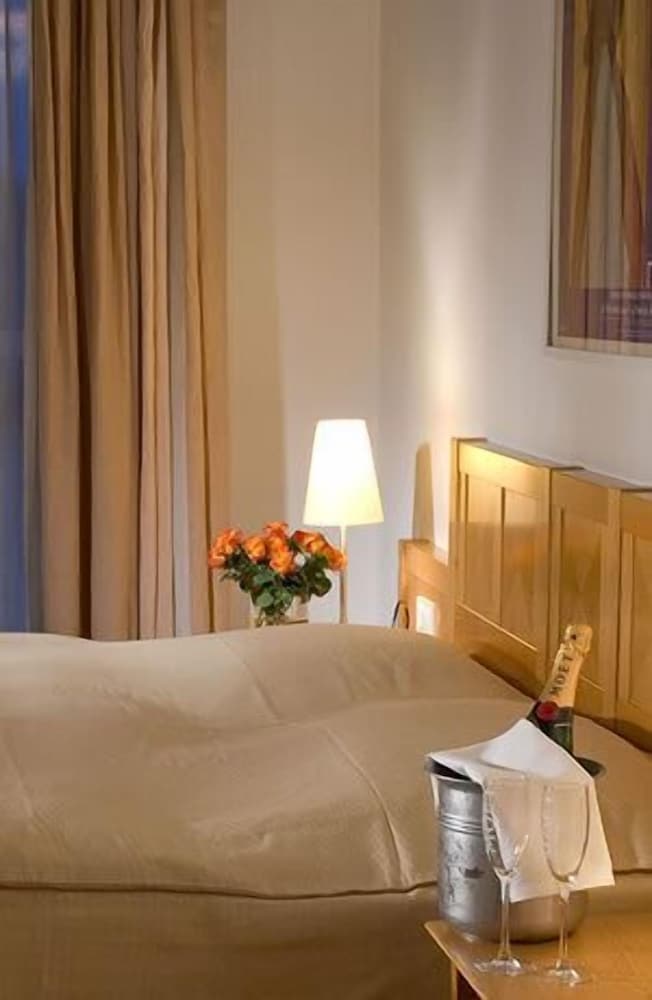 Suite, 2 Bedrooms photo 3