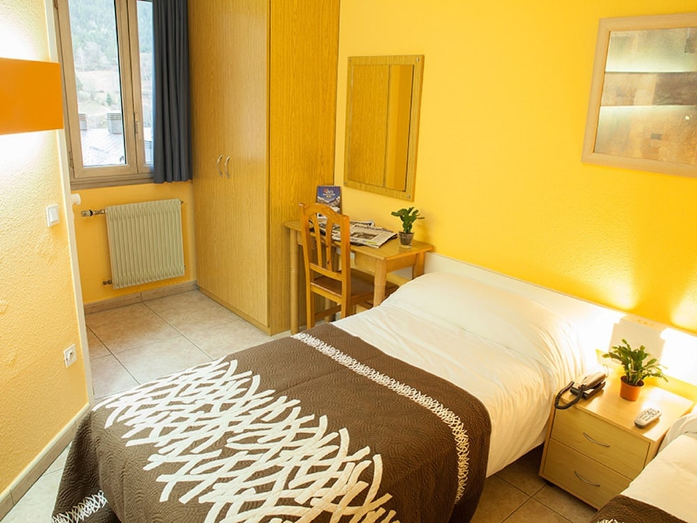 Double or Twin Room, Mountain View photo 2