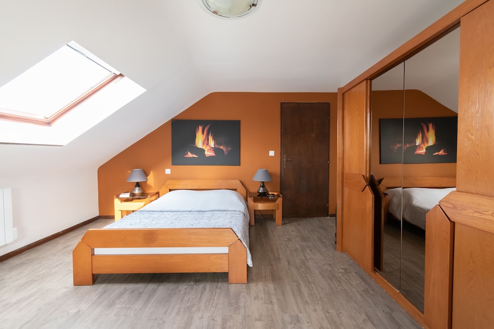 Warm Familiar Apartment - Photo 26
