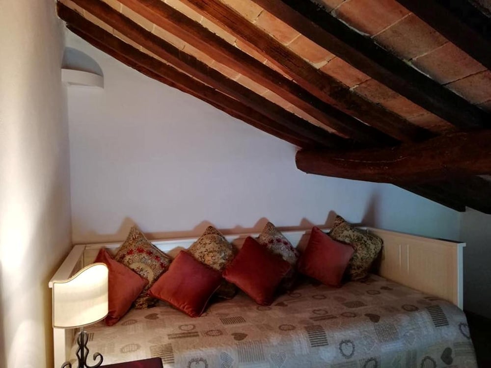 Classic Duplex, 2 Bedrooms, Private Bathroom, Hill View
