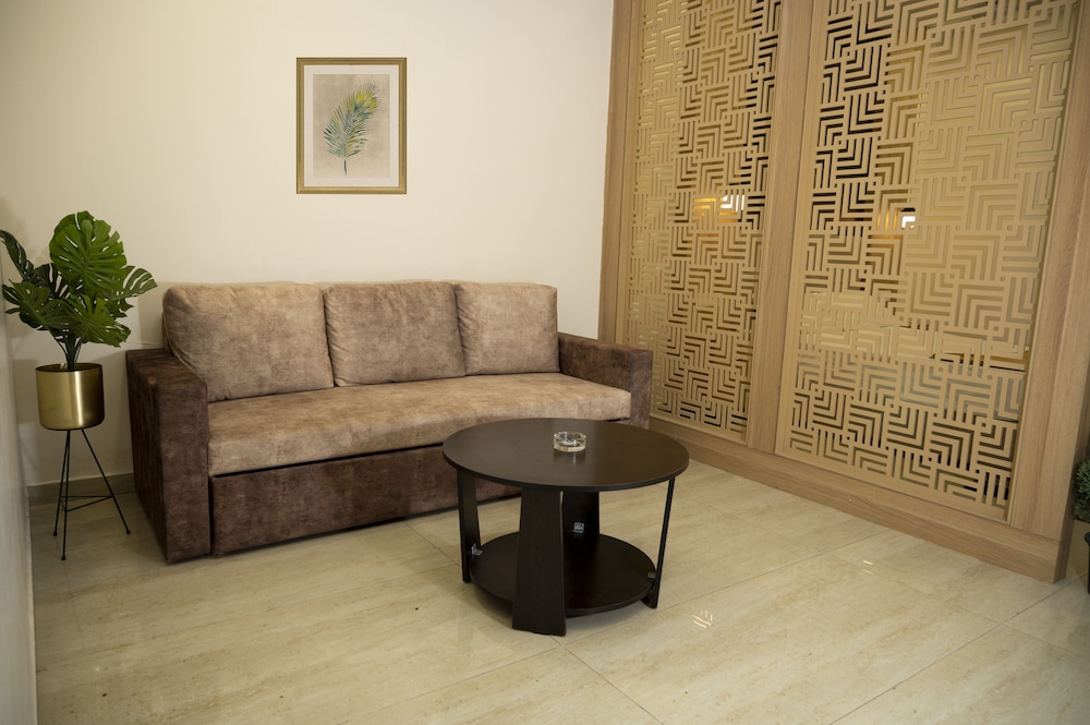 Rajmahal Superior Room photo 3