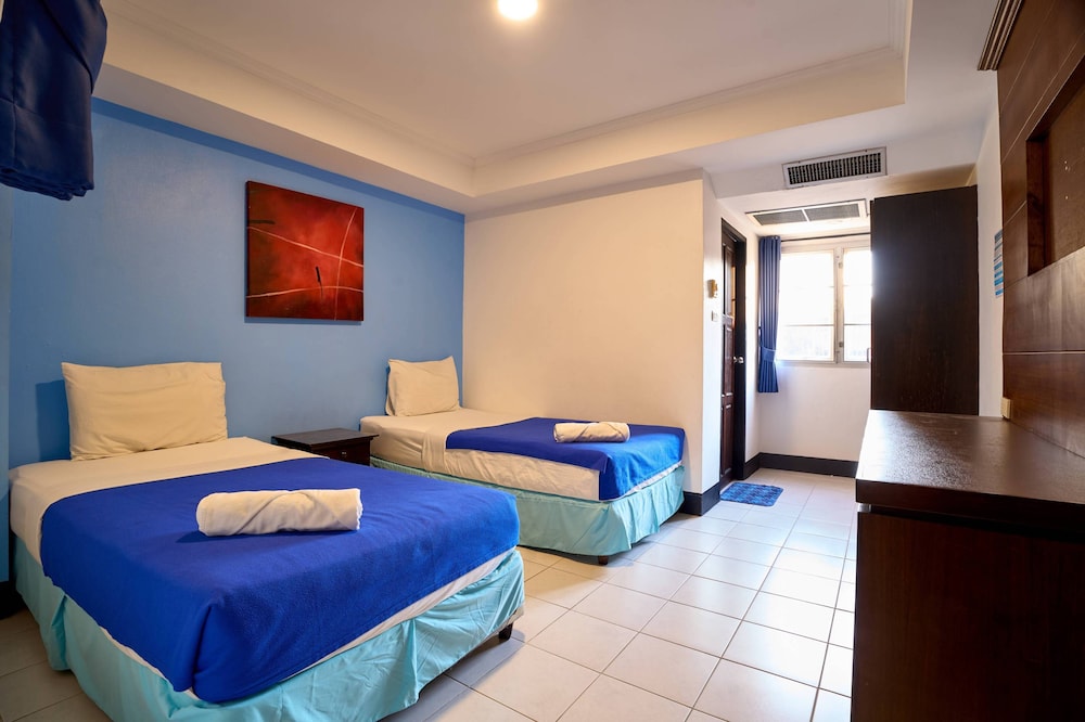Budget Twin Room - Photo 1