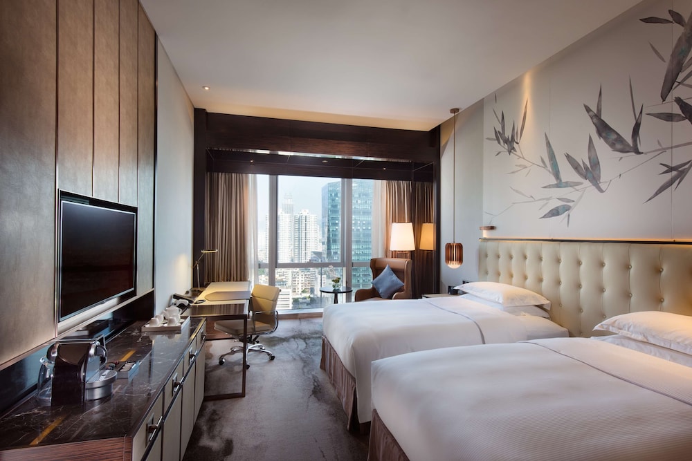 Deluxe Room, 2 Twin Beds, City View