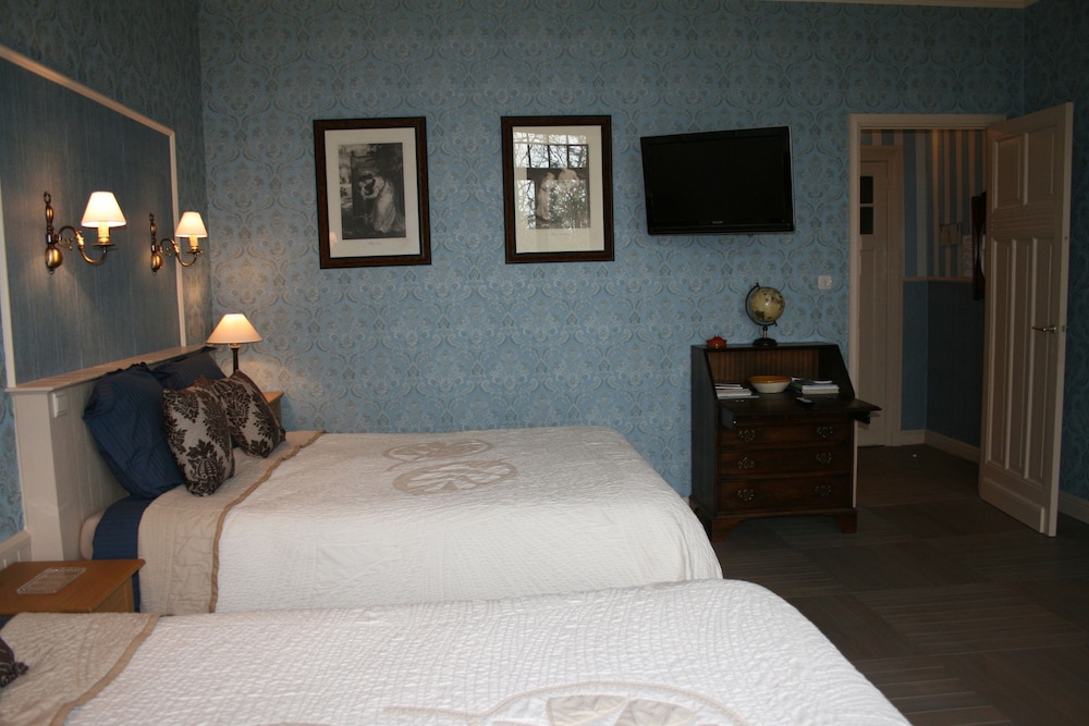 Family Room photo 2