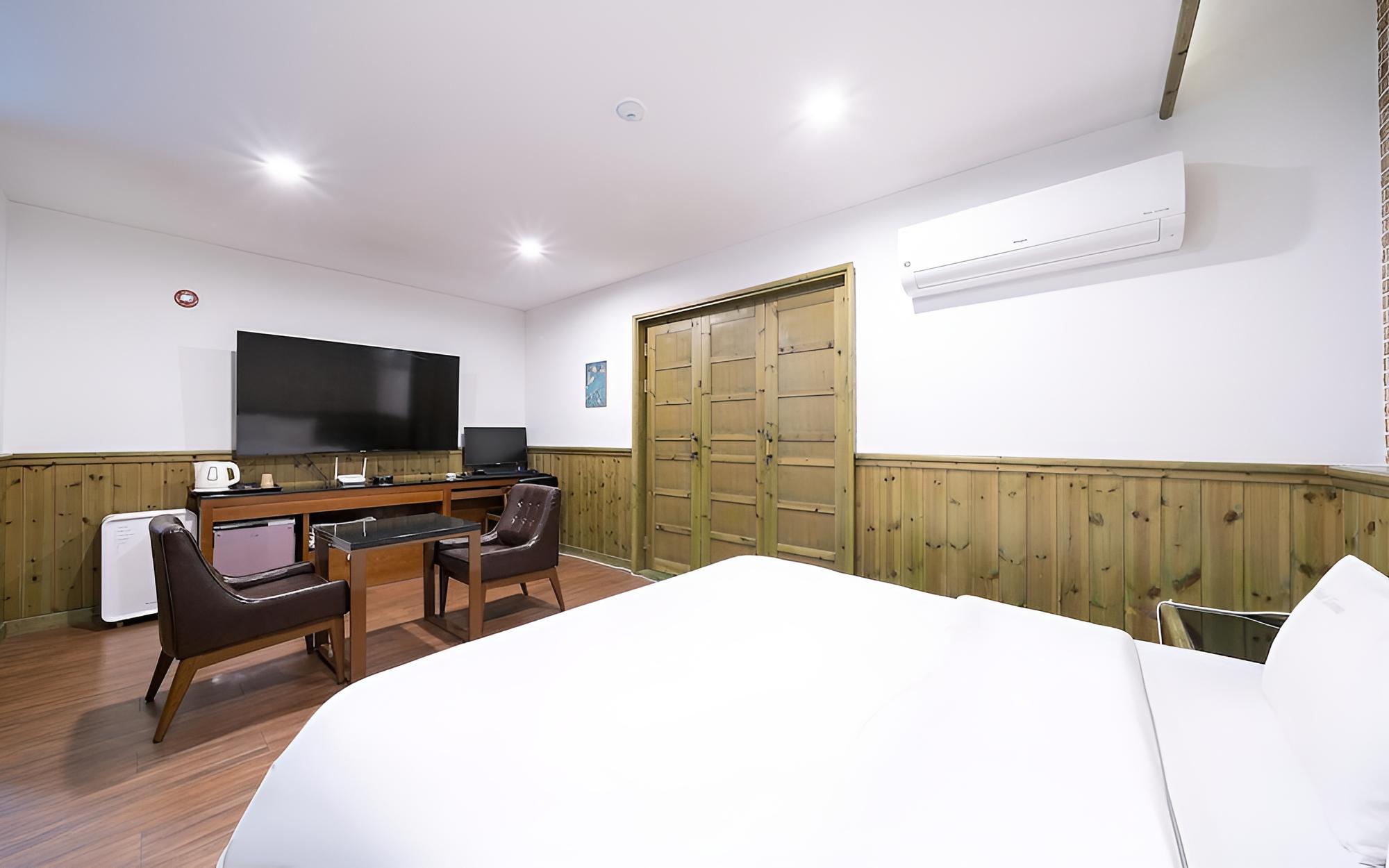 Room (Superior (Smart TV Netflix Terrace)) - Photo 6