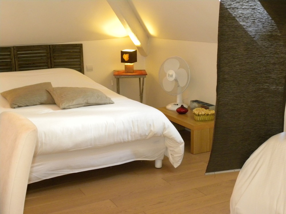 Economy Single Room, 1 Double Bed photo 2