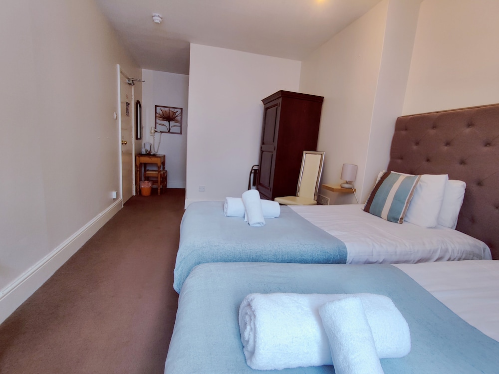 Standard Twin Room, 2 Twin Beds - Photo 3