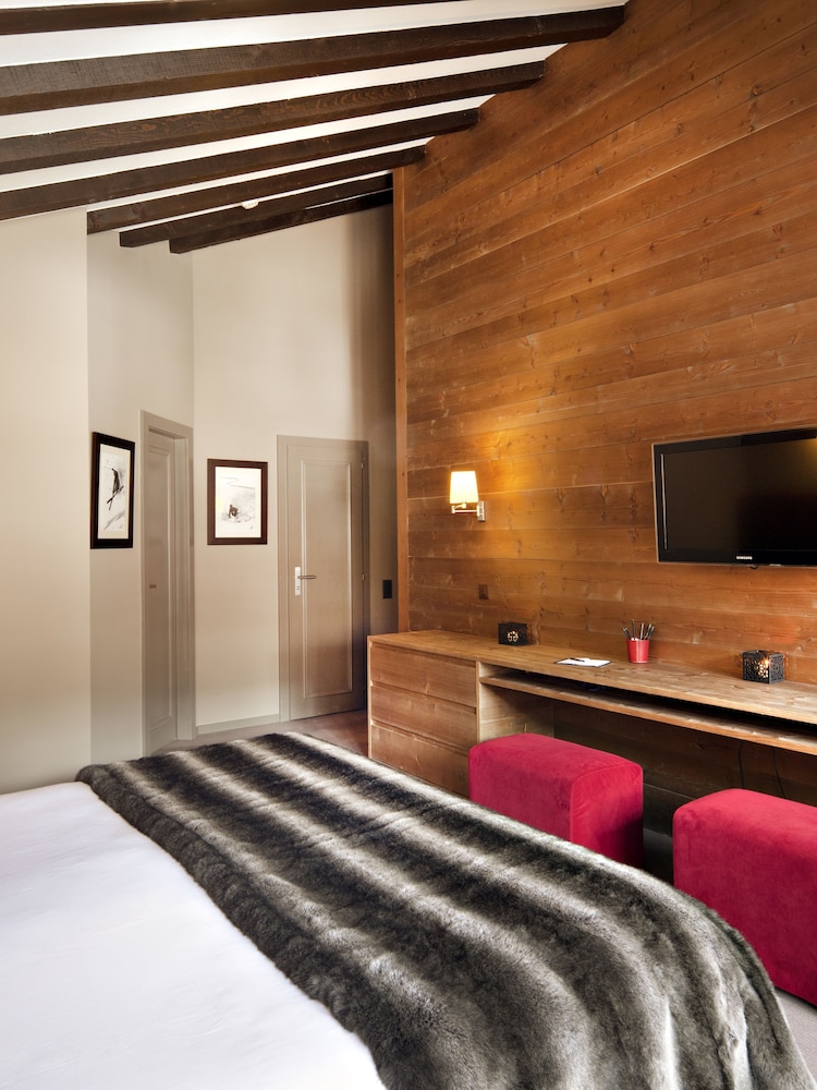 Panoramic Suite, 3 Bedrooms, Balcony, Mezzanine photo 2