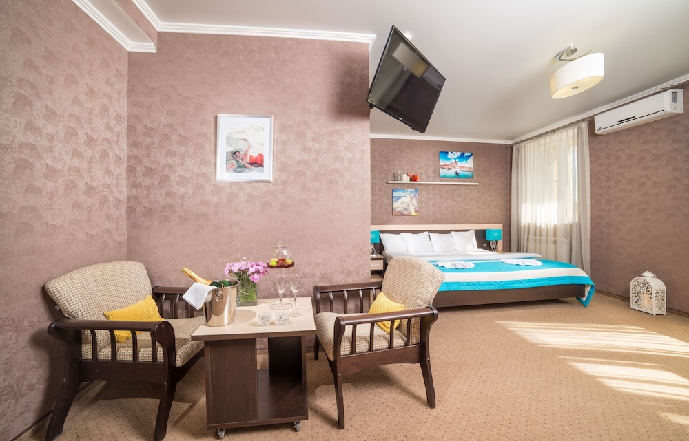 Comfort Suite, Balcony photo 1