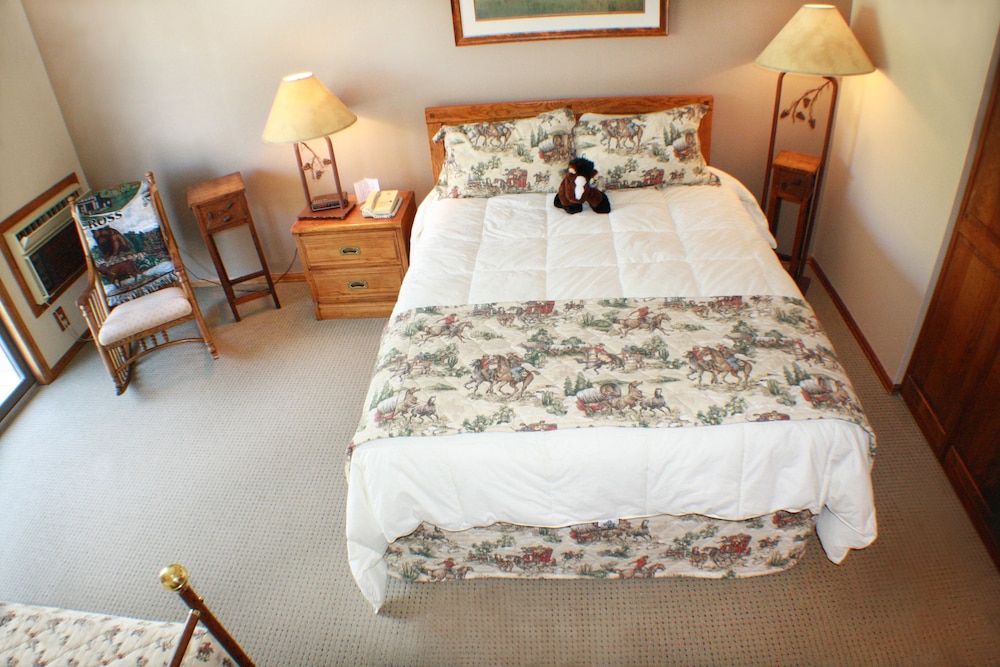 Deluxe Triple Room, 1 Bedroom, River View, Poolside photo 1